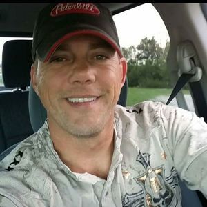 Meet your Posher, Eric d